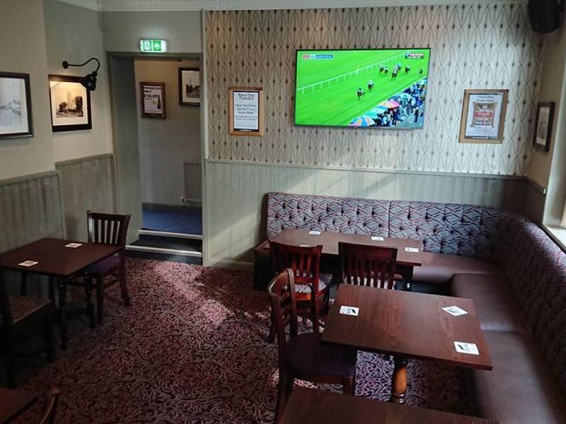 Comfortable seating area. (Bar). Published on 02-09-2017 