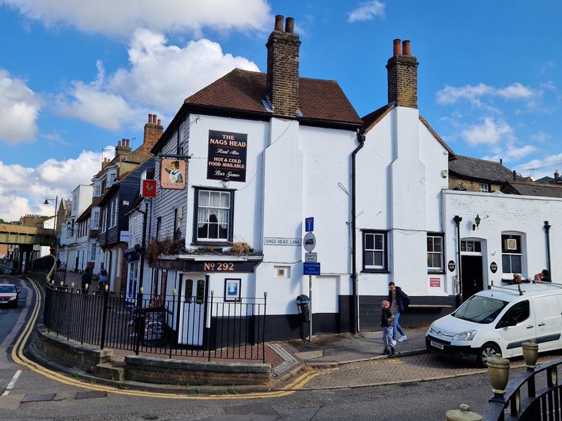 Corner view from the street. (Pub). Published on 20-07-2025 