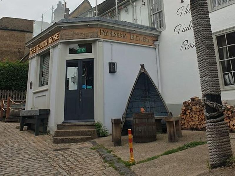 Exterior from right hand side. (Pub, External). Published on 11-01-2022