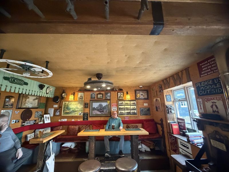 Inside and the high table. (Pub, Bar). Published on 16-05-2026 