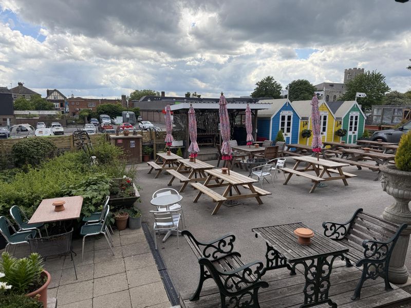 The expansive garden. (Pub, Garden). Published on 16-05-2026 