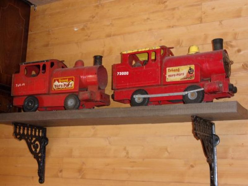 Display paraphernalia. (Bar). Published on 15-03-2015