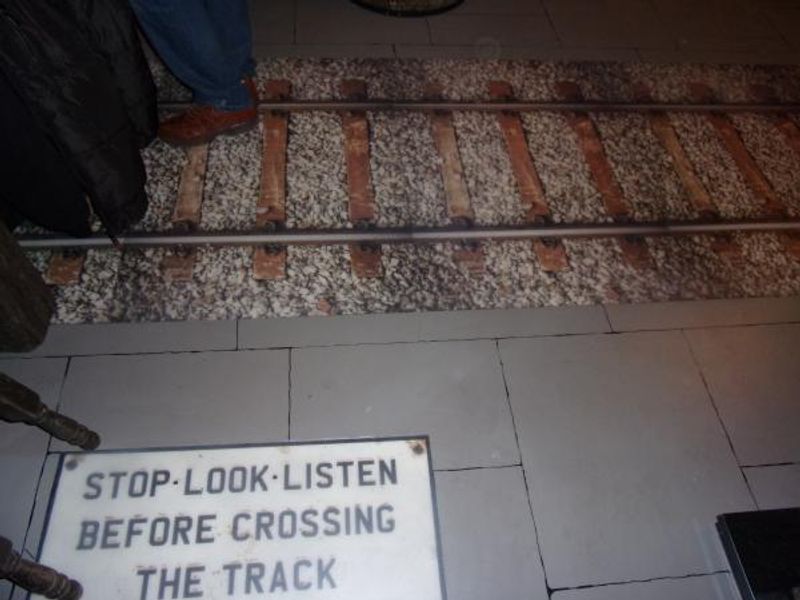 Mind the gap!. (Bar). Published on 16-03-2015