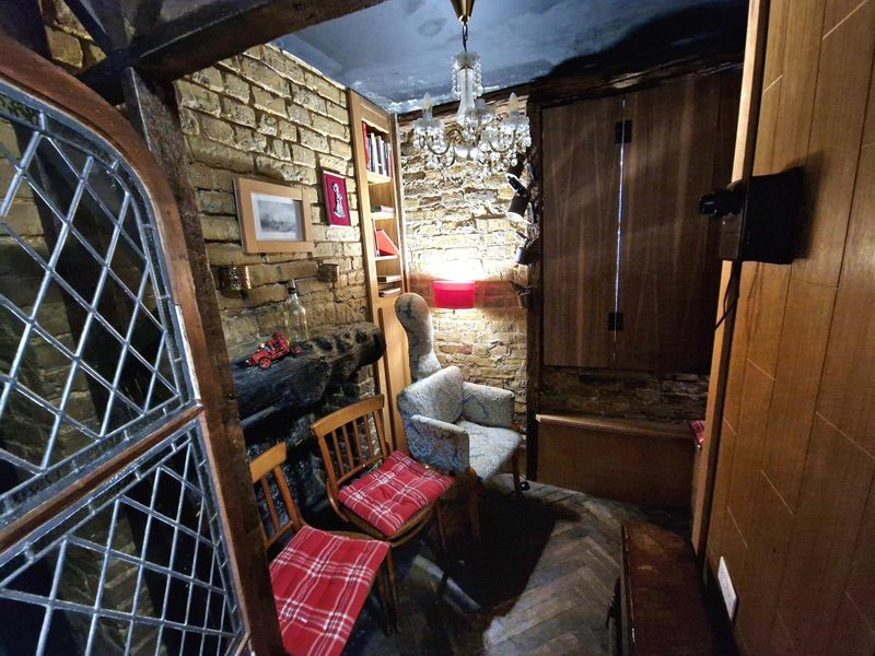 The snug upstairs. (Bar). Published on 20-07-2025 