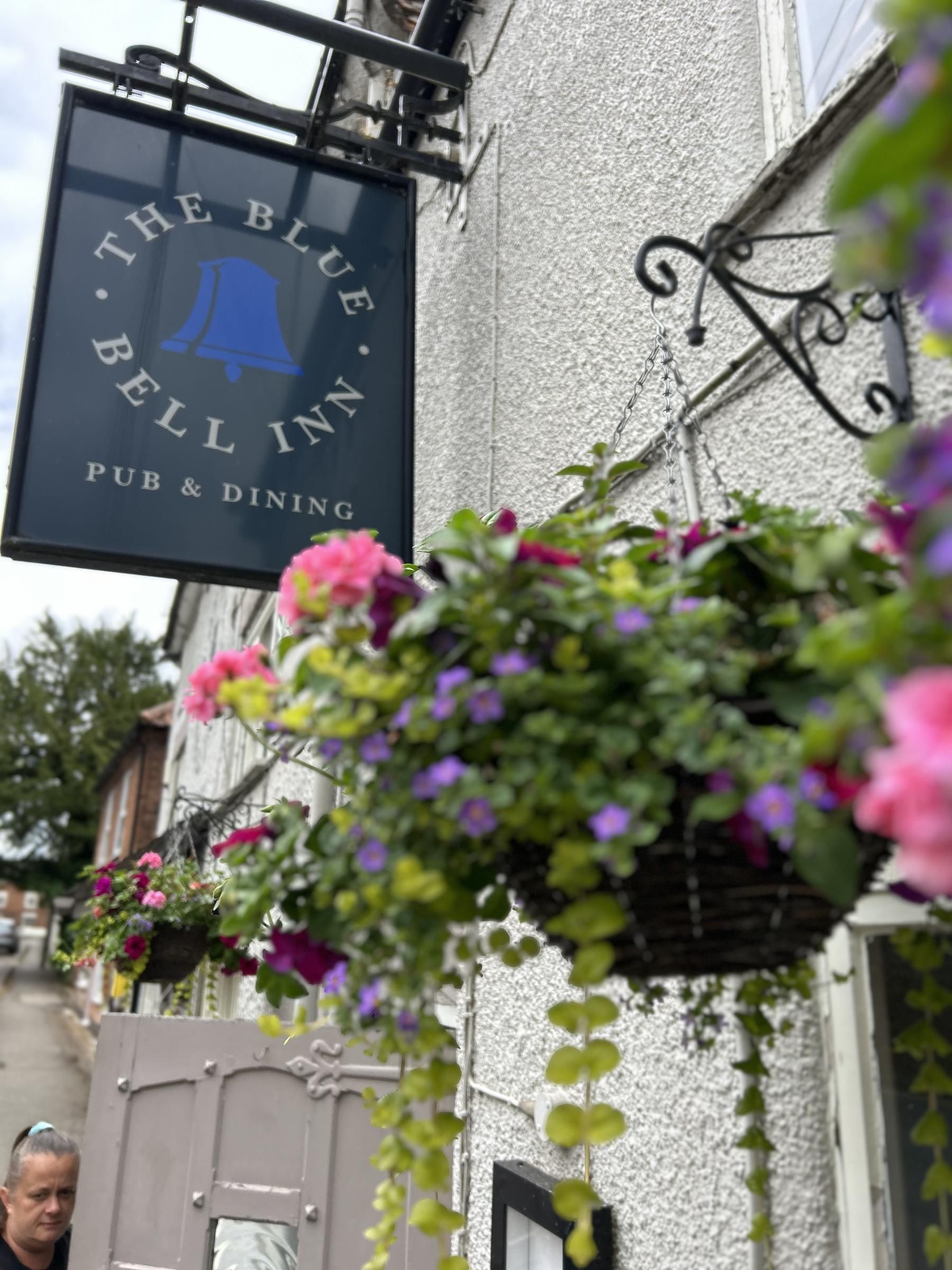 (Pub, Sign). Published on 04-07-2024