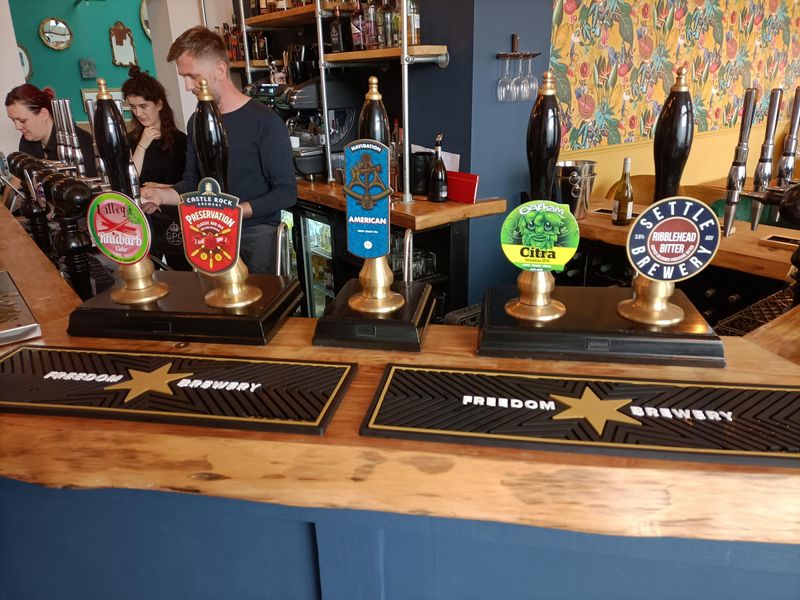 (Pub, Bar). Published on 31-07-2022