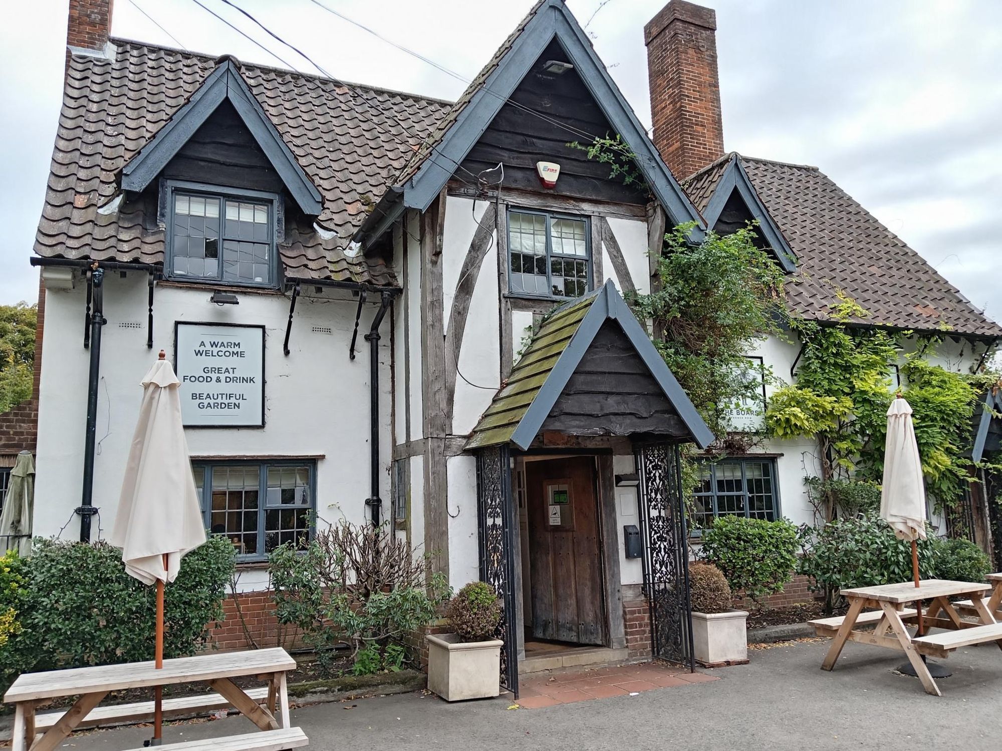 Boars at Spooner Row. (Pub, External). Published on 01-09-2025