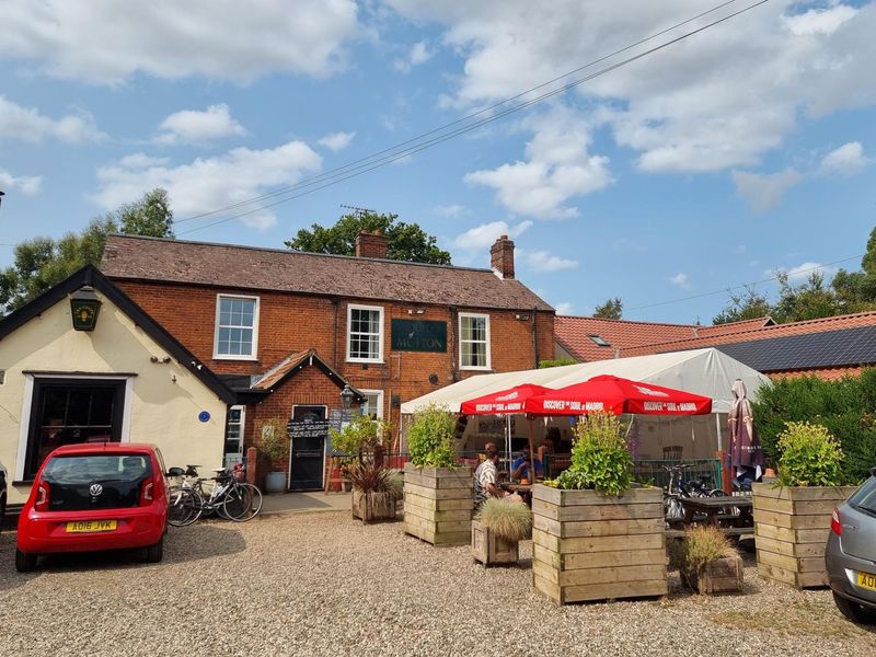 Shoulder of Mutton at strumpshaw. (Pub, External, Key). Published on 01-08-2024 