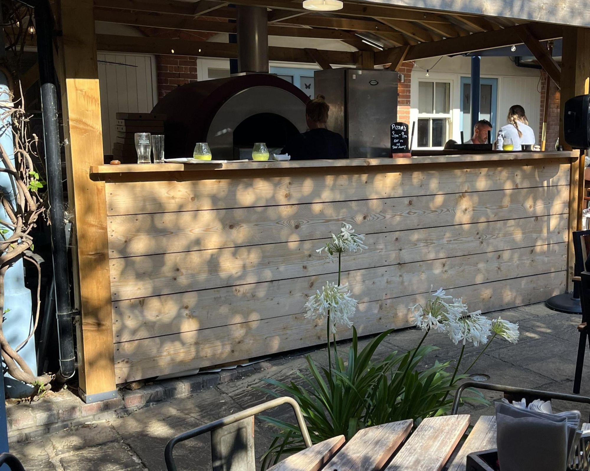 Bar. (Bar). Published on 01-07-2026