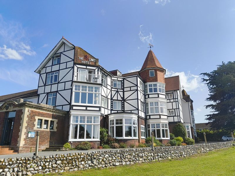 Links Hotel, West Runton. (Pub, External, Key). Published on 01-06-2025