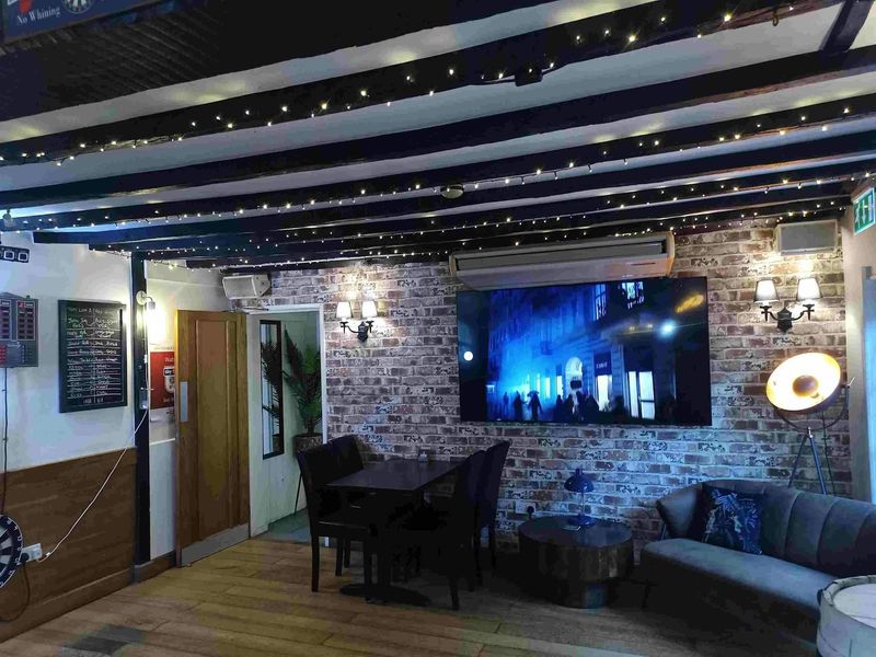 (Pub, Bar). Published on 02-10-2026