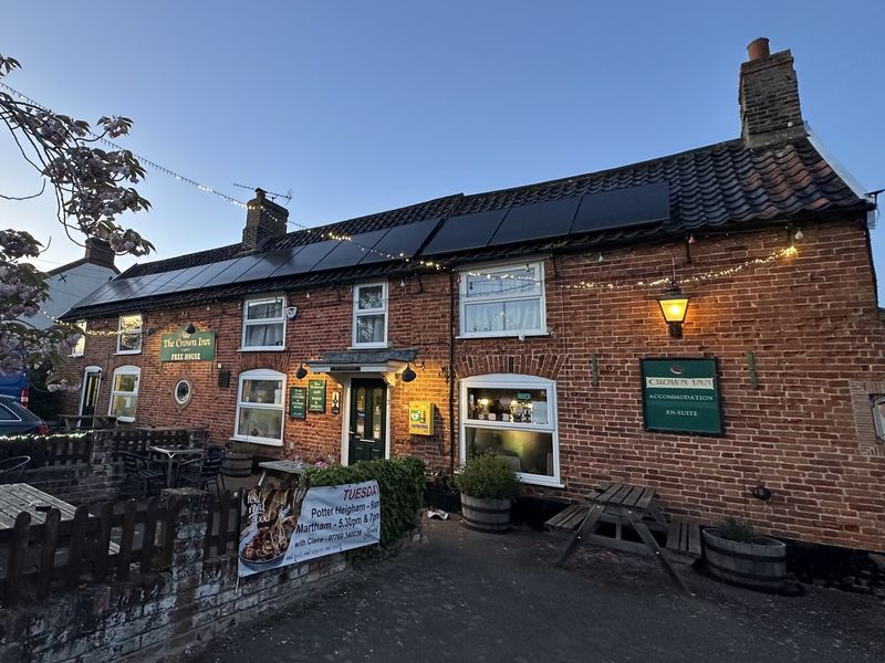 Crown Inn at Catfield. (Pub, External). Published on 01-04-2026 