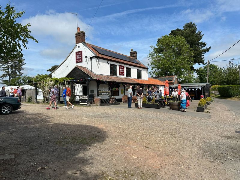 White Horse at Upton. (Pub, External). Published on 01-05-2025 