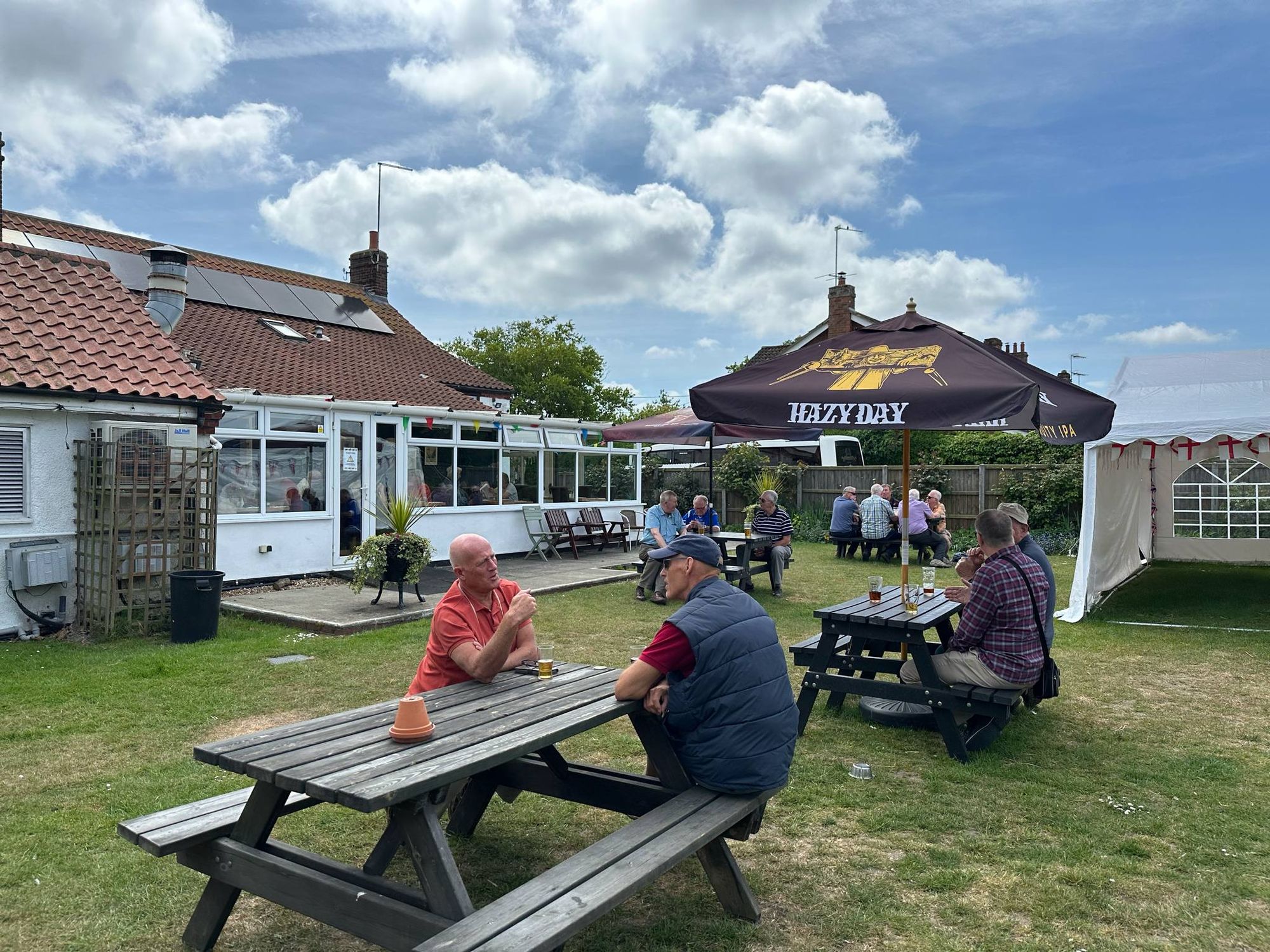 White Horse at Upton. (Pub, External). Published on 01-05-2025