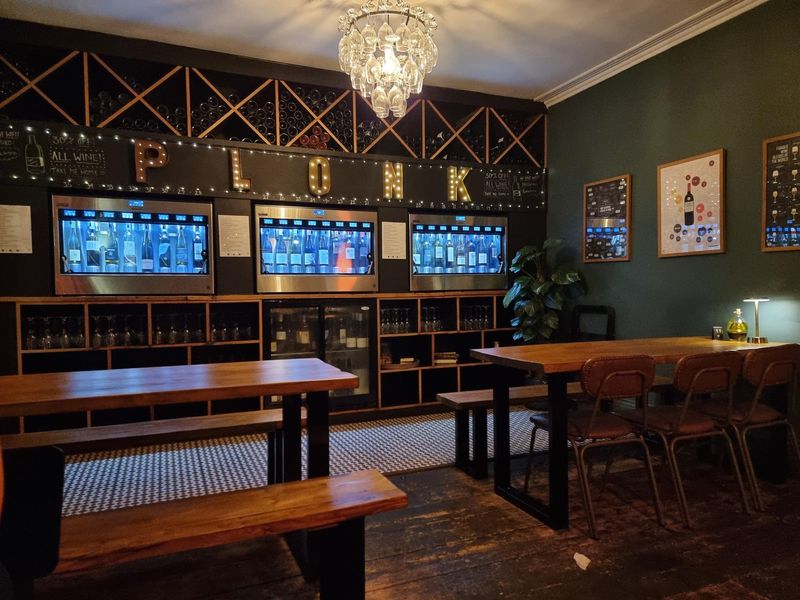 Upstairs bar and wine dispensing. (Bar, Key). Published on 01-05-2025