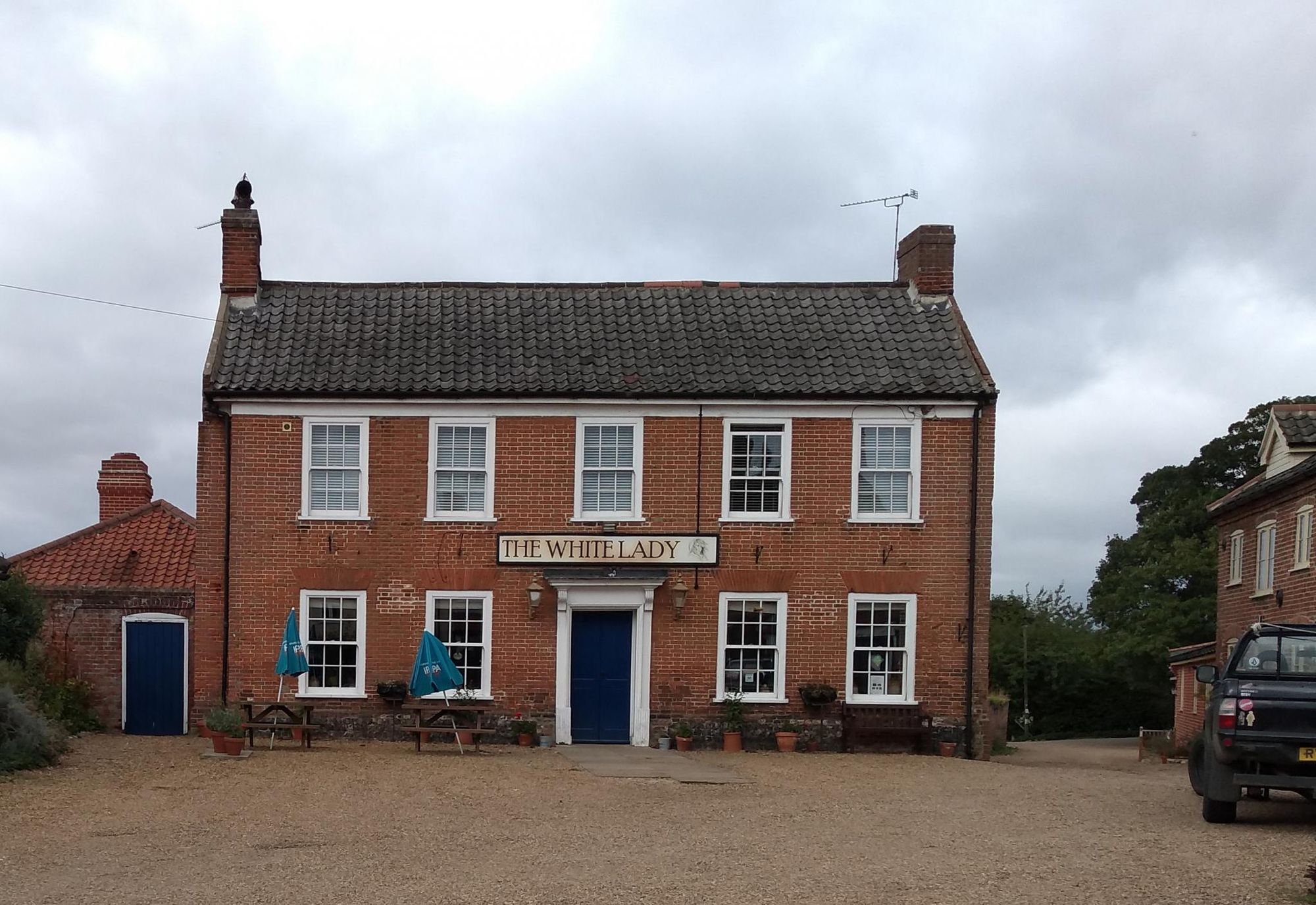 White Lady at Worstead. (Pub, External, Key). Published on 01-08-2018
