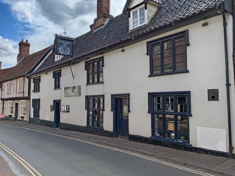 Queens Head at Wymondham. (Pub, External). Published on 01-09-2025 
