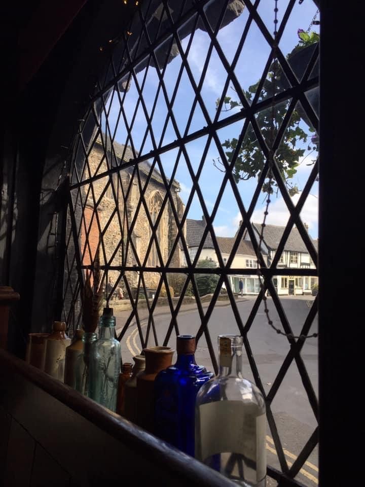 (Pub, External, Bar). Published on 01-01-1970