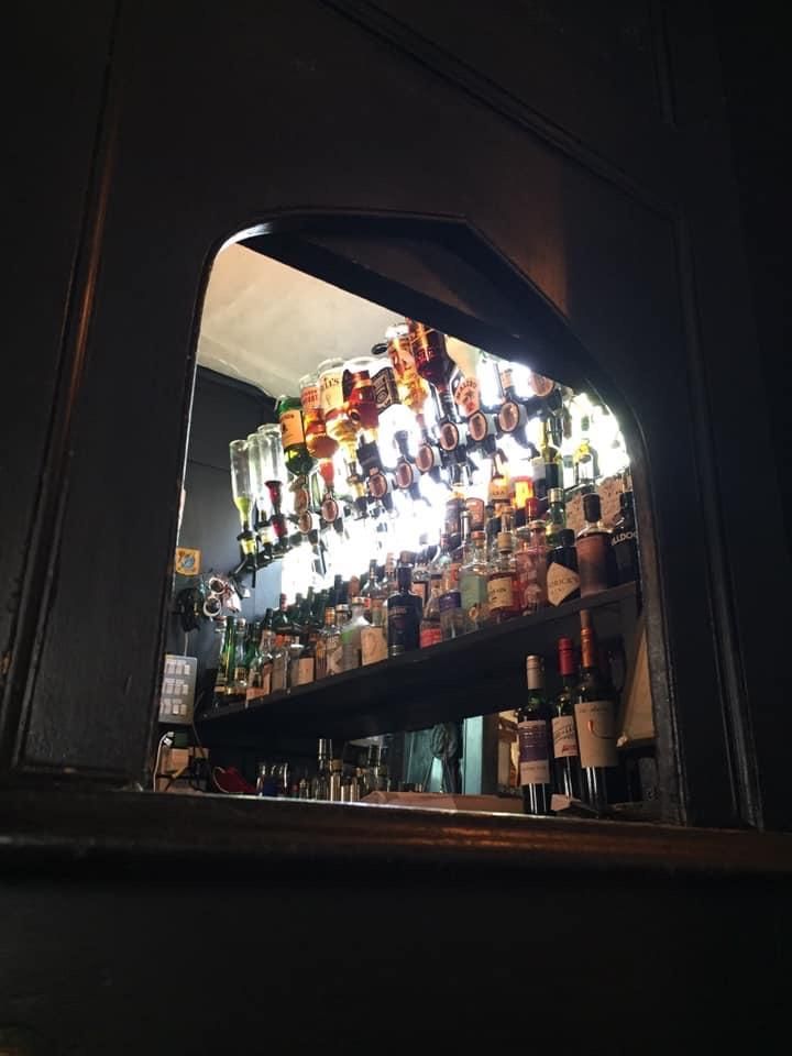 (Pub, Bar). Published on 01-01-1970