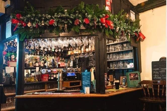 (Pub, Bar). Published on 01-01-1970