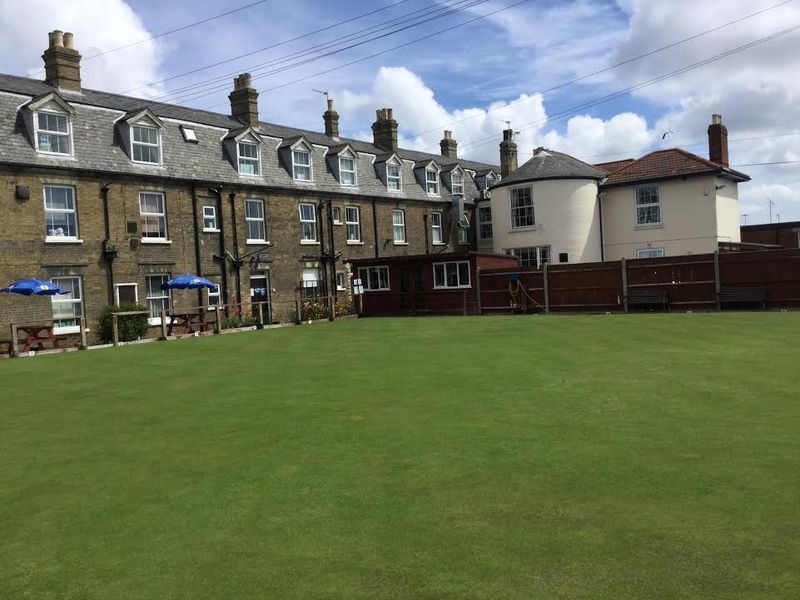 Bowling green. (Pub, External). Published on 01-05-2017 