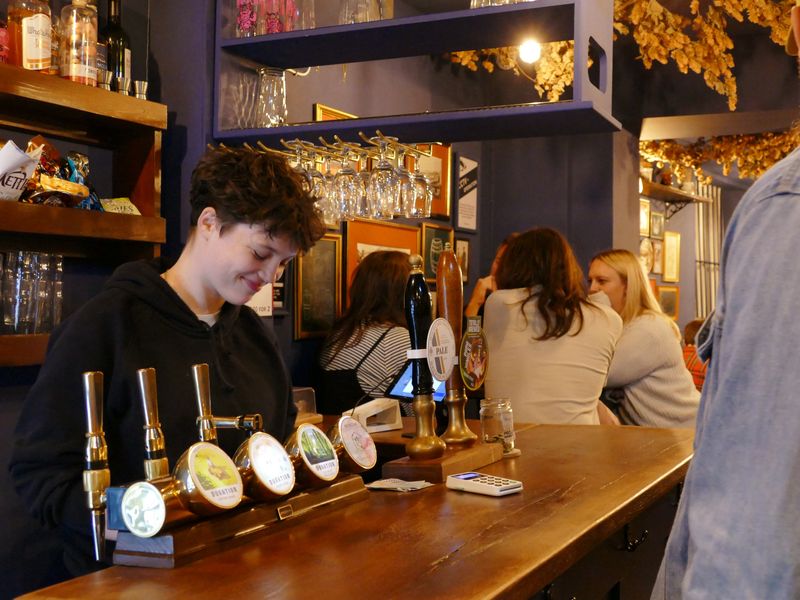 Izzy at the bar. (Bar). Published on 01-04-2023 