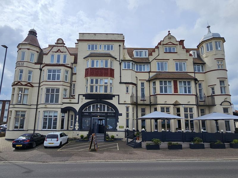 Cliftonville Hotel at Cromer. (Pub, External). Published on 01-05-2026