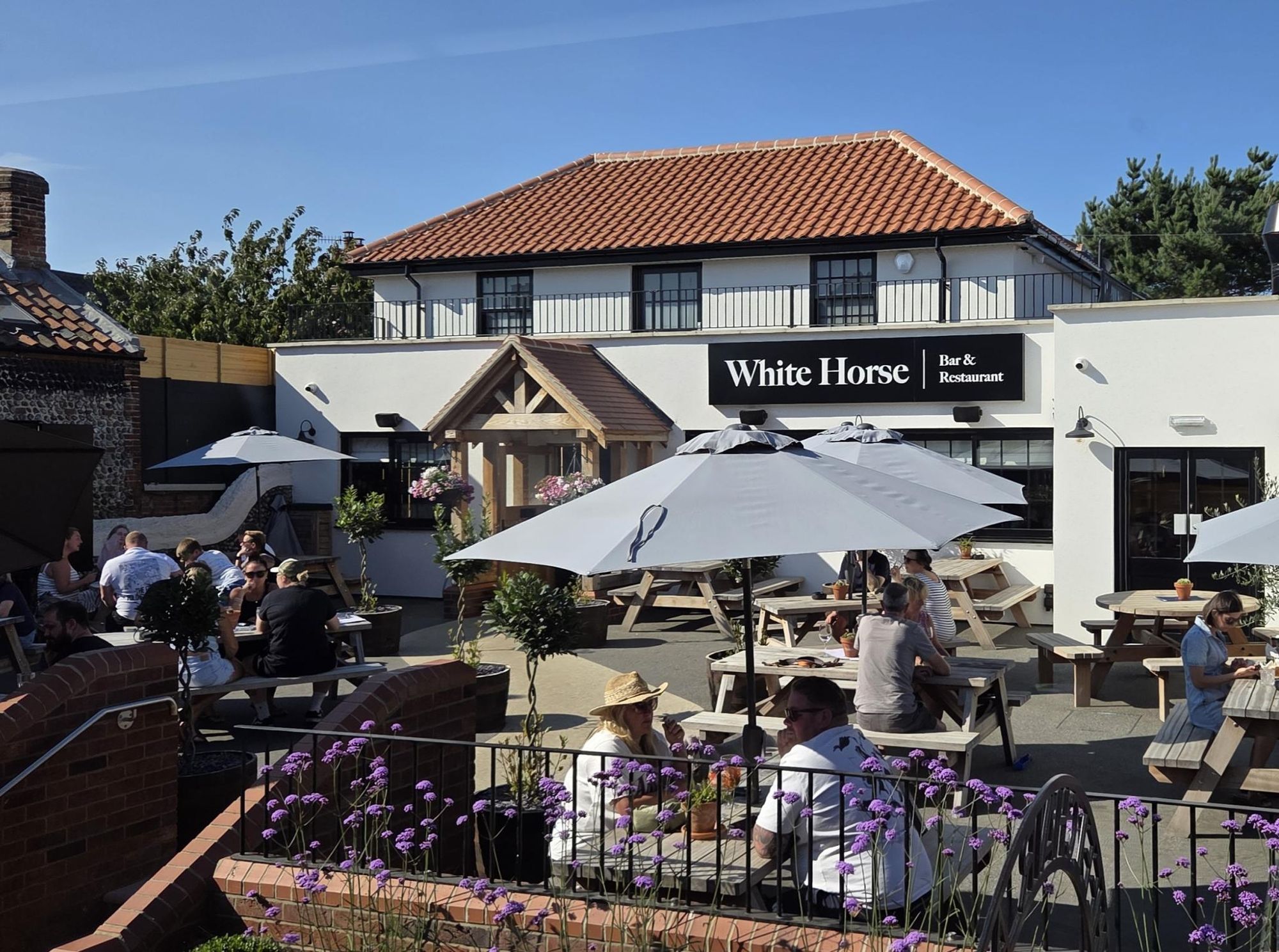 White Horse Inn at East Runton. (Pub, External). Published on 01-08-2025