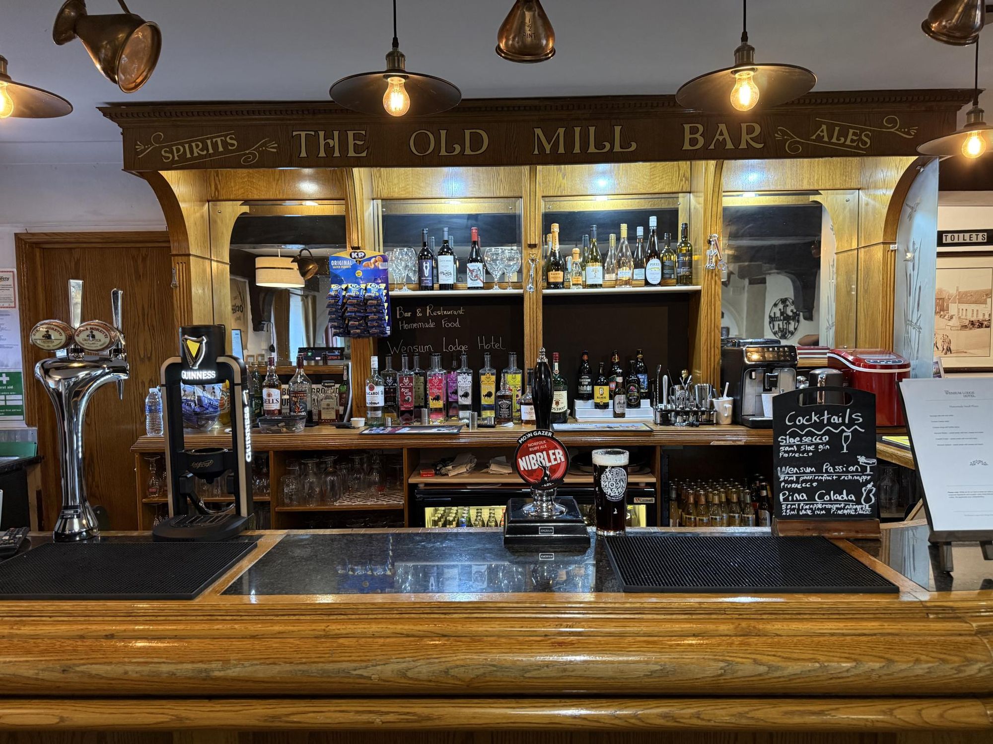 Bar. (Bar). Published on 01-06-2026