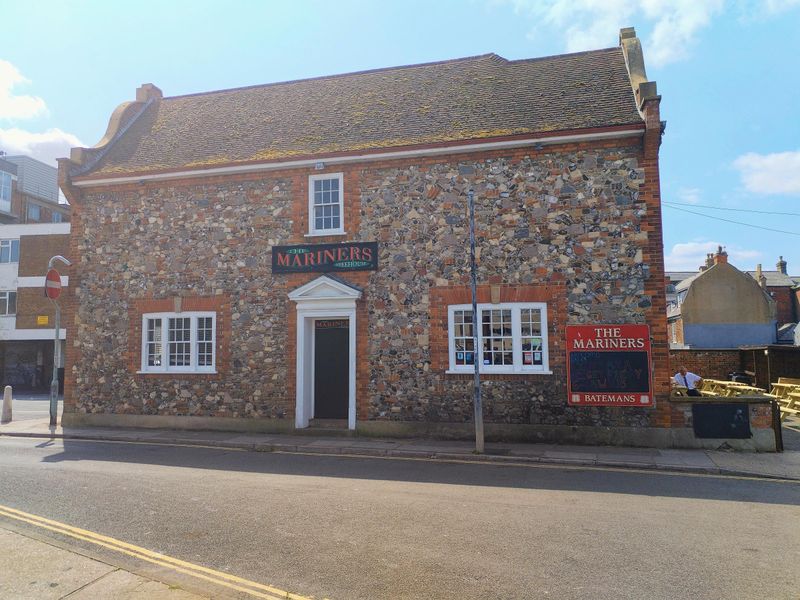 (Pub, Sign). Published on 15-08-2025 