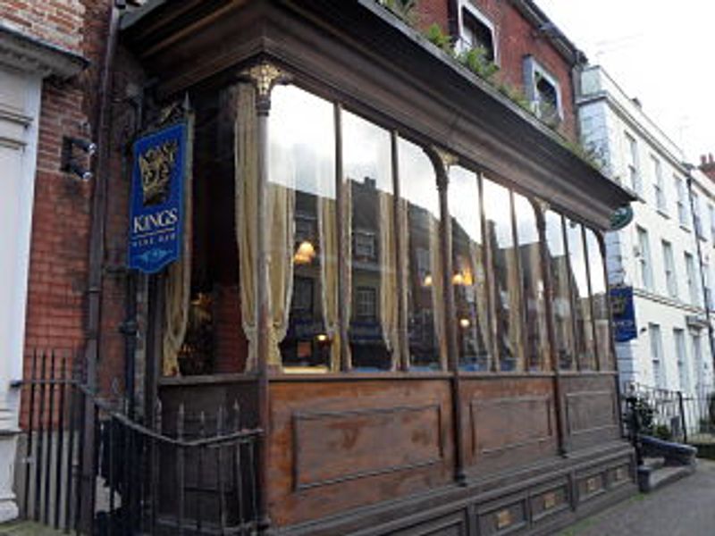 (Pub, Bar, Sign). Published on 01-01-1970