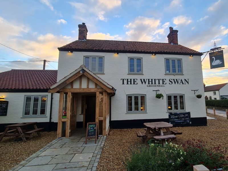 White Swan at Gressenhall. (Pub, External). Published on 01-12-2022 