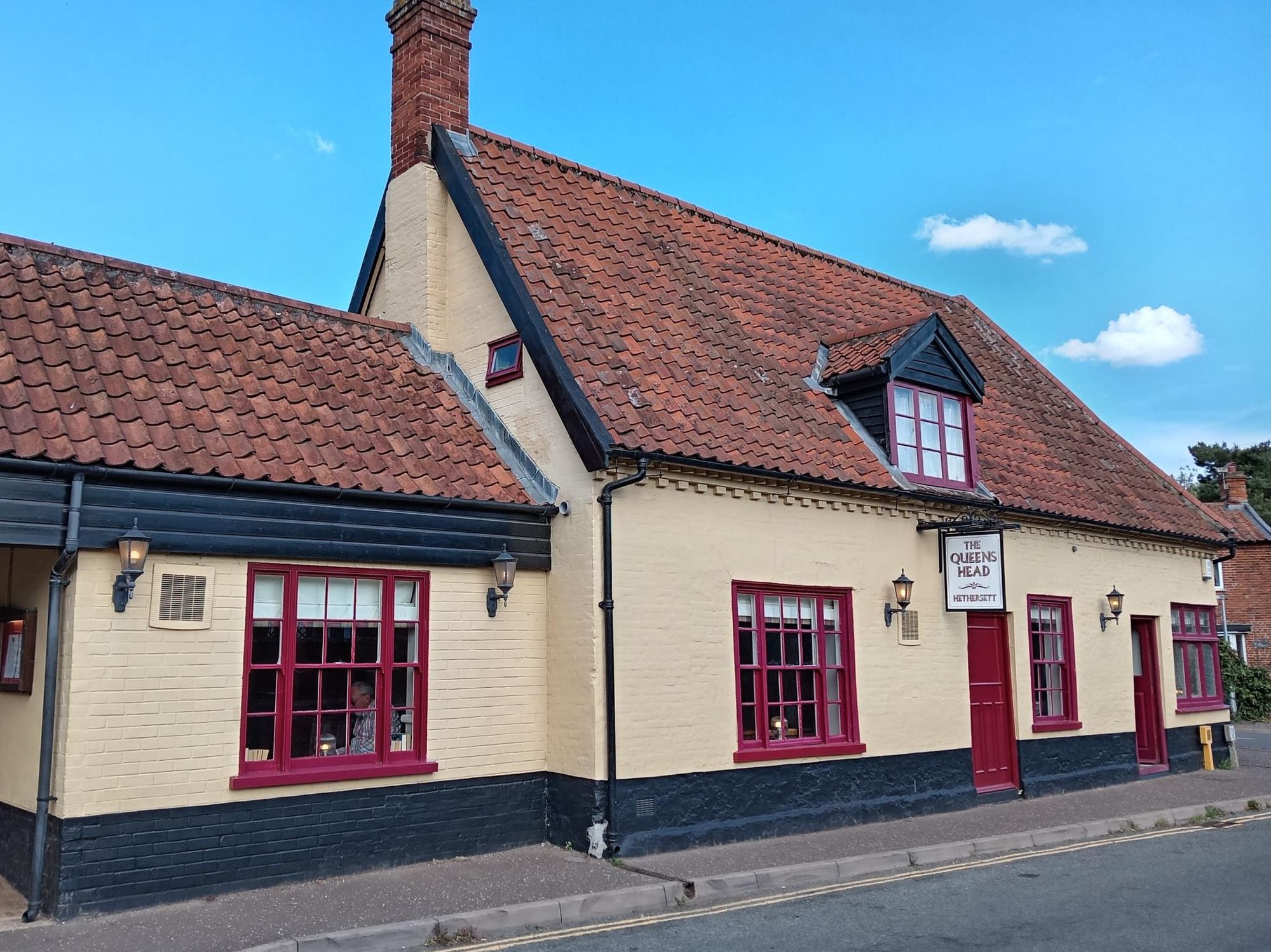 Queens Head at Hethersett. (Pub, External). Published on 01-09-2025