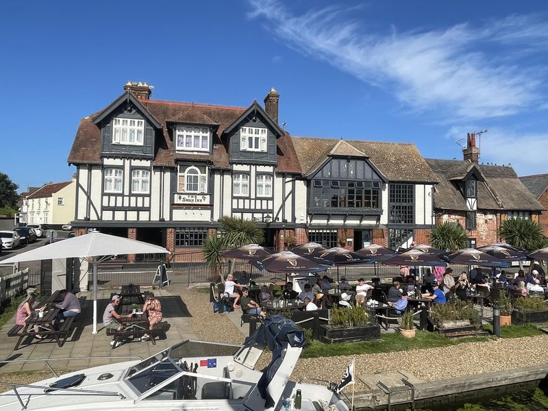 Swan at Horning. (Pub, External). Published on 01-08-2022