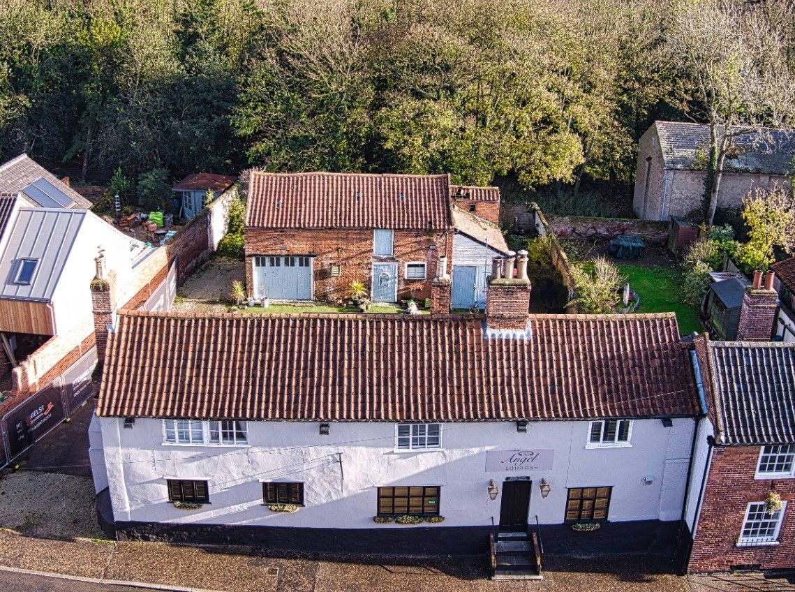 Angle Inn at Loddon. (Pub, Key). Published on 01-02-2023