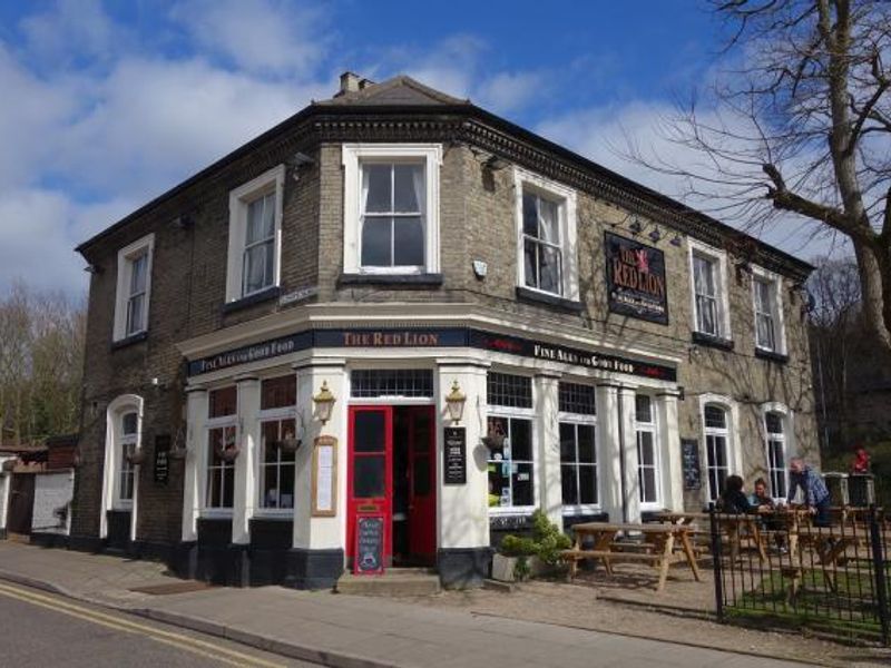 Red Lion (Bishopgate), Norwich in 2015. (Pub, Brewery, External). Published on 01-04-2015