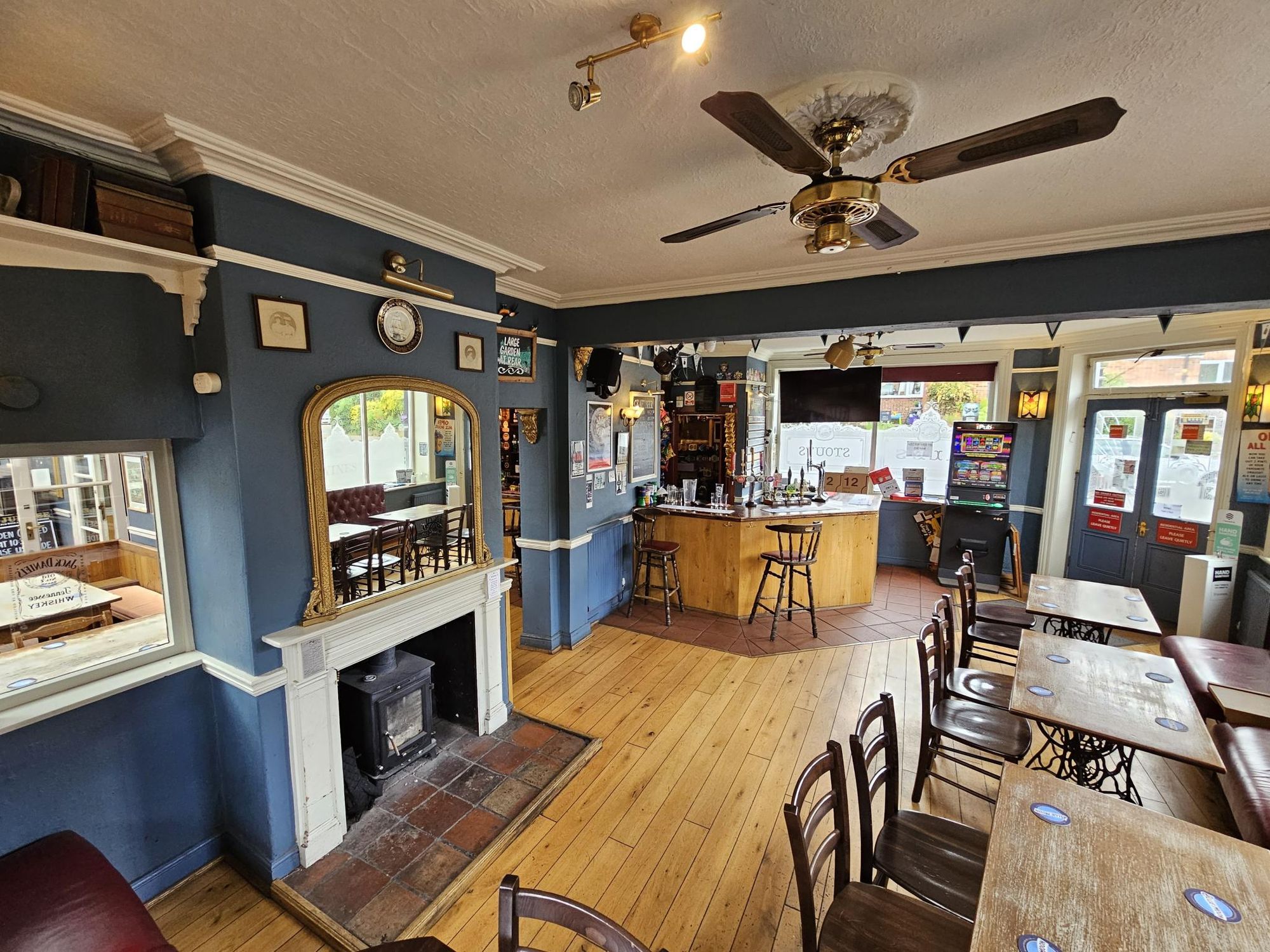 Front bar. (Bar). Published on 01-05-2026