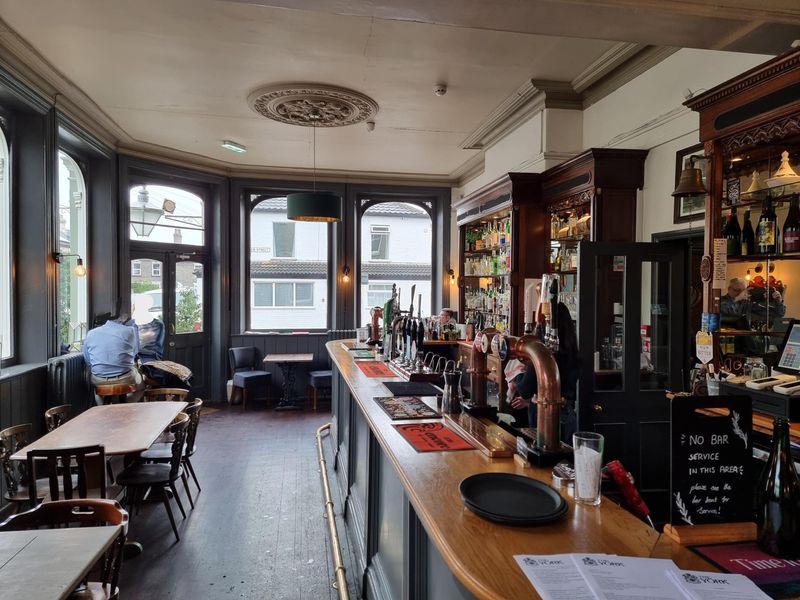 Bar. (Bar). Published on 01-03-2025 