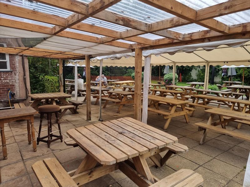 Outside seating. (External). Published on 01-07-2022 