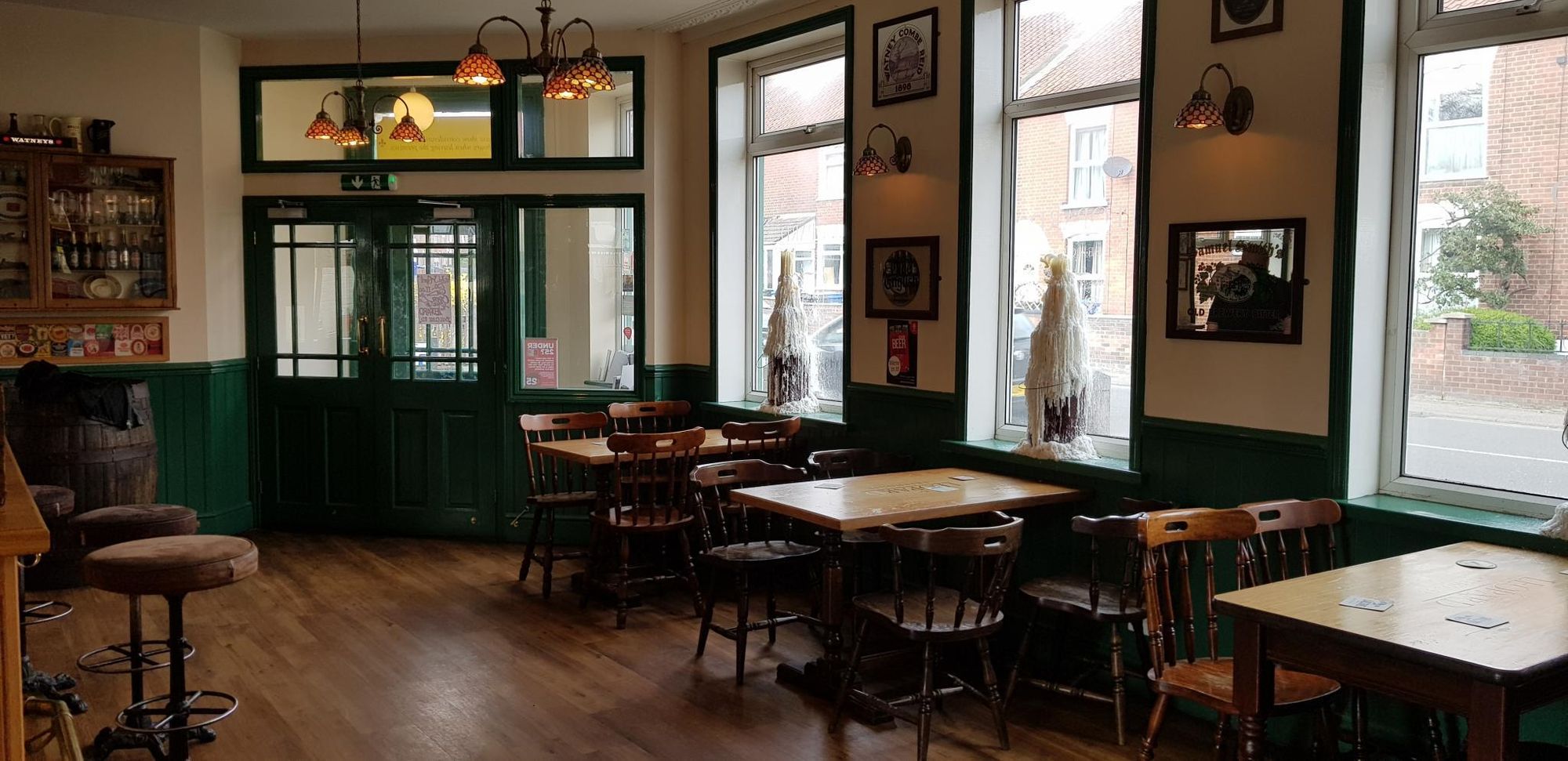 (Pub, Bar). Published on 04-04-2025