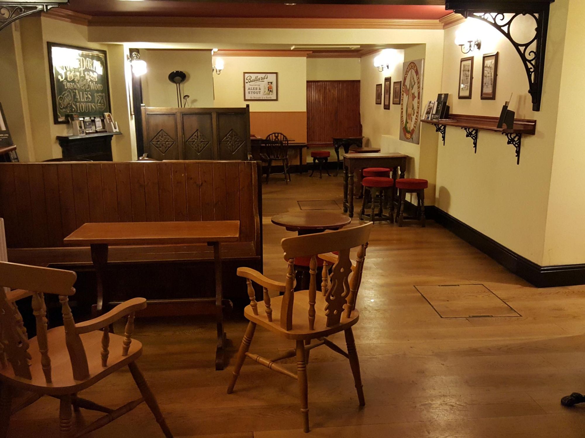 Main bar at rear. (Bar). Published on 01-03-2020