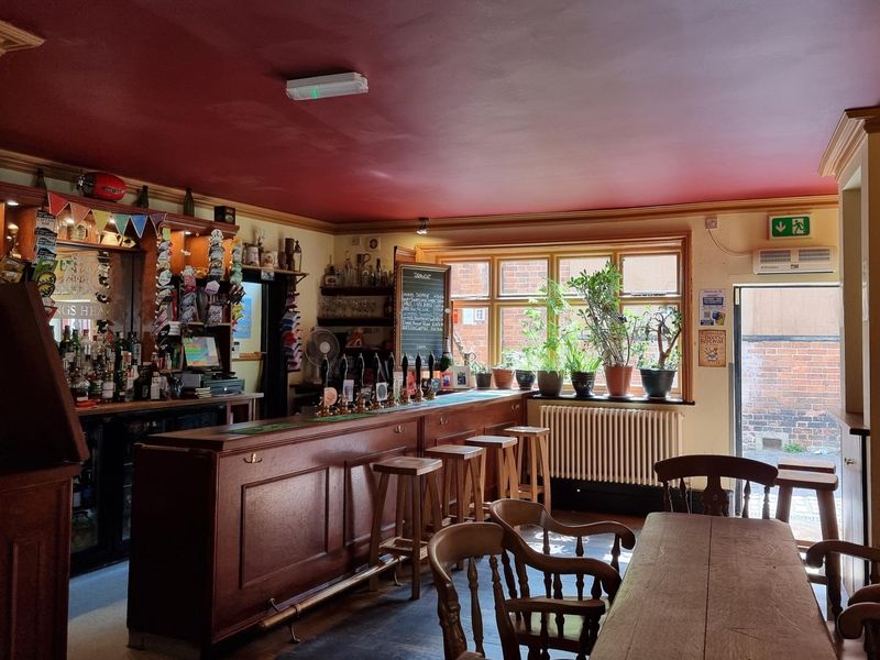 Back bar. (Bar). Published on 01-05-2025 