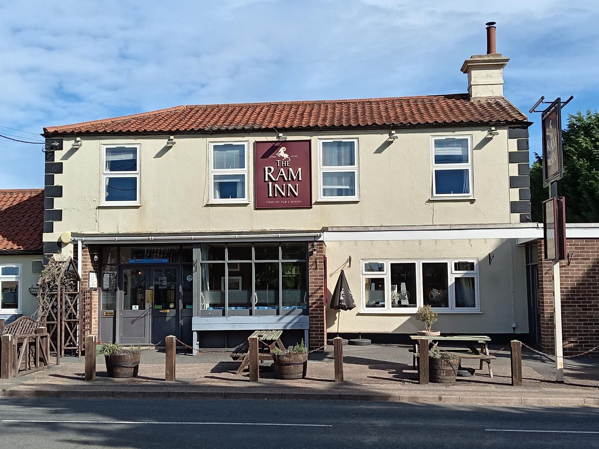 Ram Inn, Brundall. (Pub, External). Published on 01-09-2025