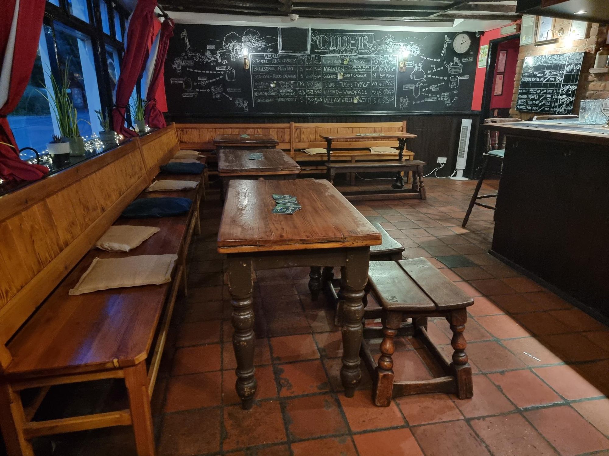 Main bar. (Bar). Published on 01-06-2025