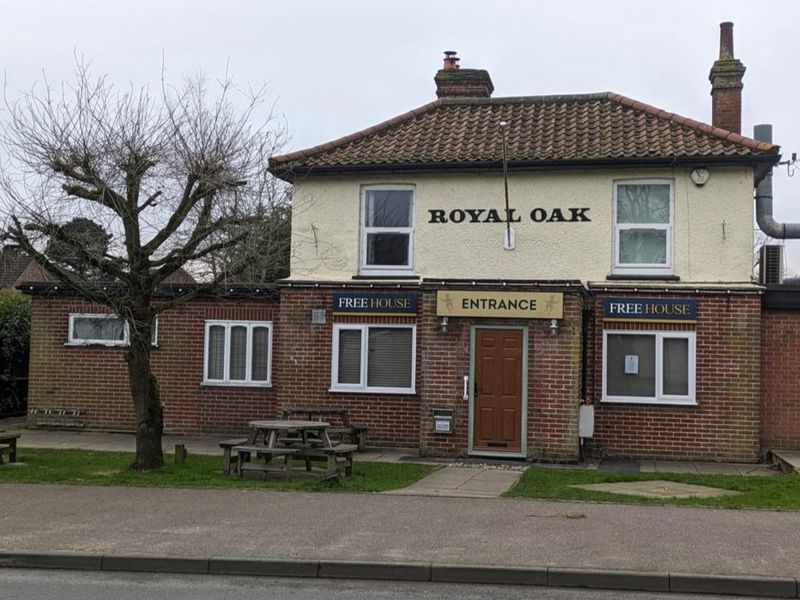 Royal Oak at Poringland. (Pub, External, Key). Published on 01-03-2024
