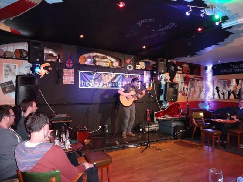 Inside Guitar Bar April 2015. Published on 04-05-2015