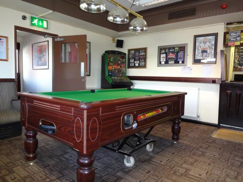 Front bar - pool table. (Bar). Published on 01-08-2016