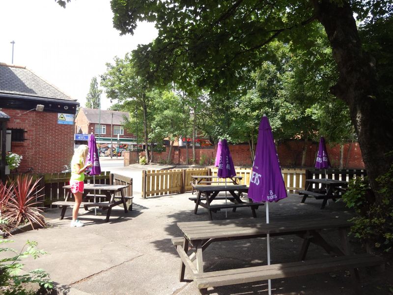 Side patio area July 2017. (Garden). Published on 09-07-2017