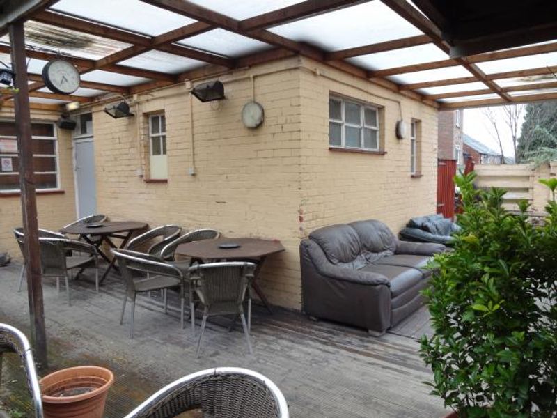 Rear garden - smoking area March 2015. Published on 09-03-2015