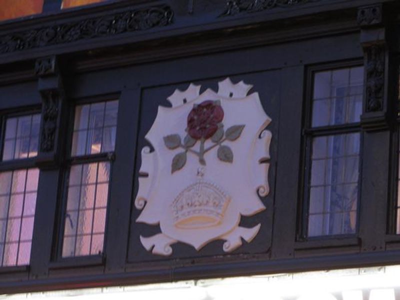 (Pub, External, Sign). Published on 28-04-2014